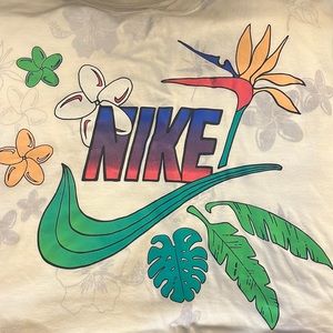 Nike Retro Floral Graphic Print Short Sleeve T-Shirt. Boys XS (Womens Small)